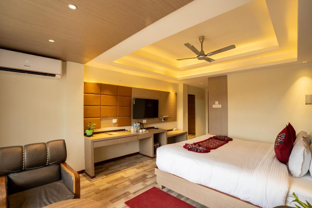 Avocado Orchid Resort Hetauda Eksteriør bilde